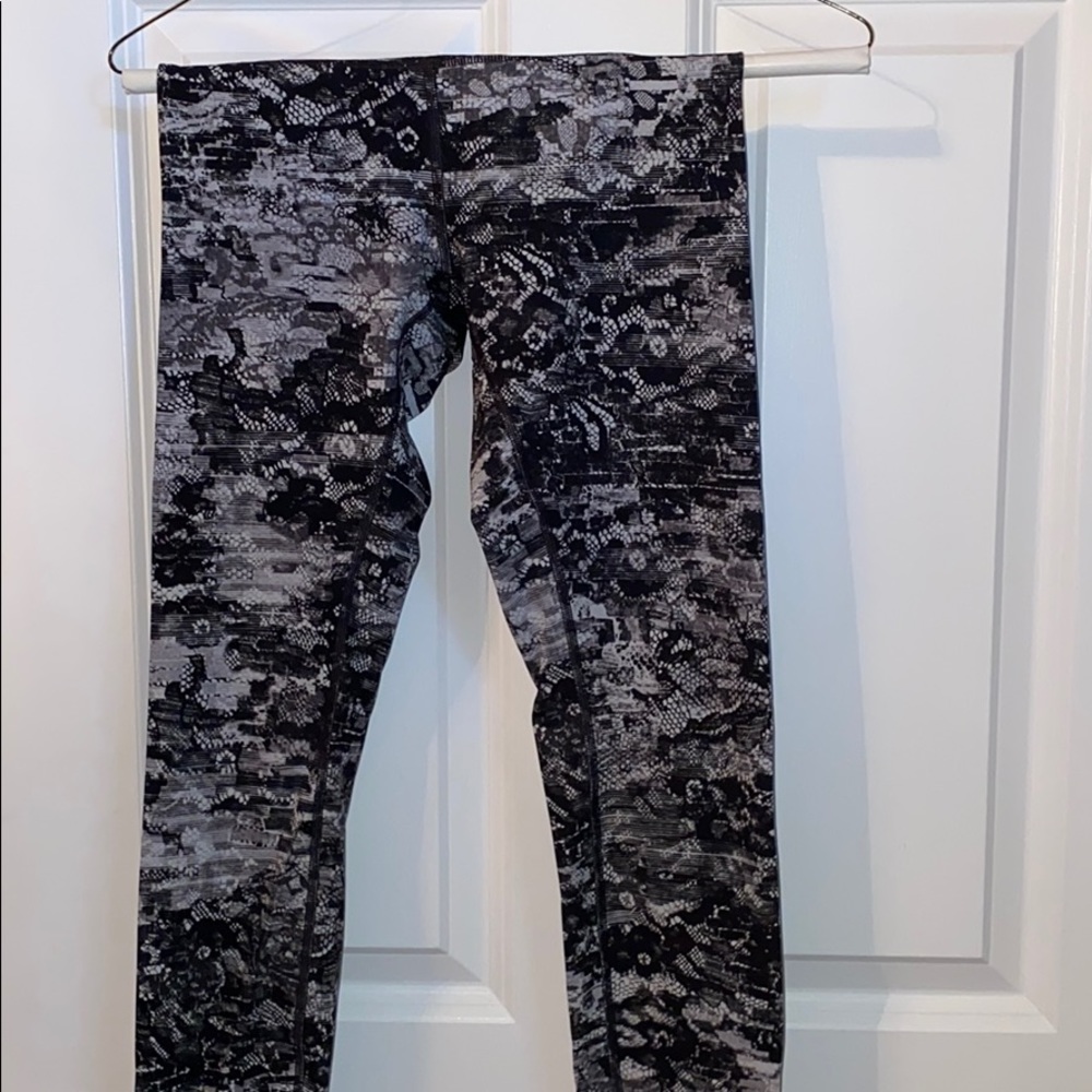 Lululemon leggings - Picture 2 of 4